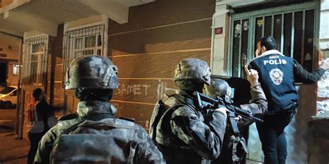 ﻿Istanbul da kaçak bahis operasyonu: Kahtada kaçak kazı operasyonu: 7 gözaltı haberi